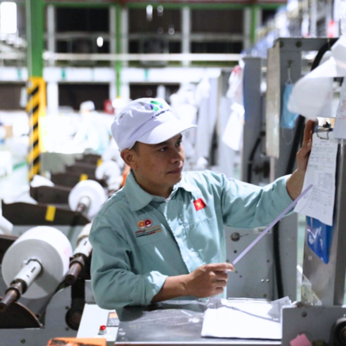 làm việc tại Nhật Bản, luật nhập cư Nhật Bản mới nhất, cơ hội việc làm tại Nhật Bản, điều kiện làm việc tại Nhật, xin visa đi Nhật làm việc, du học và làm việc tại Nhật, tìm việc làm tại Nhật, cuộc sống tại Nhật Bản, ngành nghề hot tại Nhật Bản