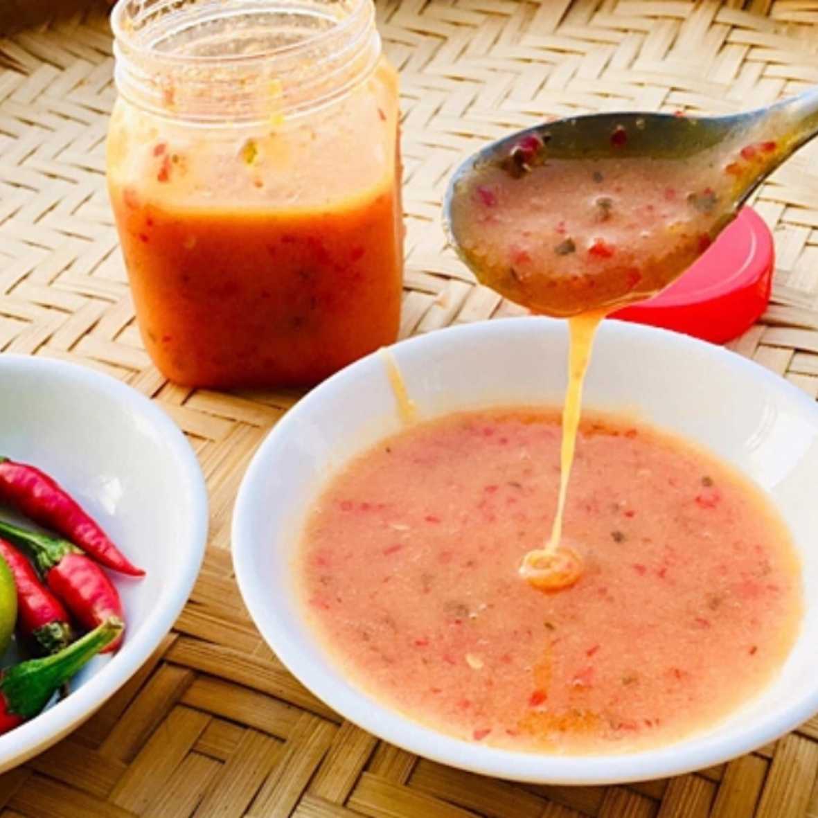 Bí quyết làm muối chấm hải sản _thần thánh_, ai ăn cũng mê, muối ớt đỏ