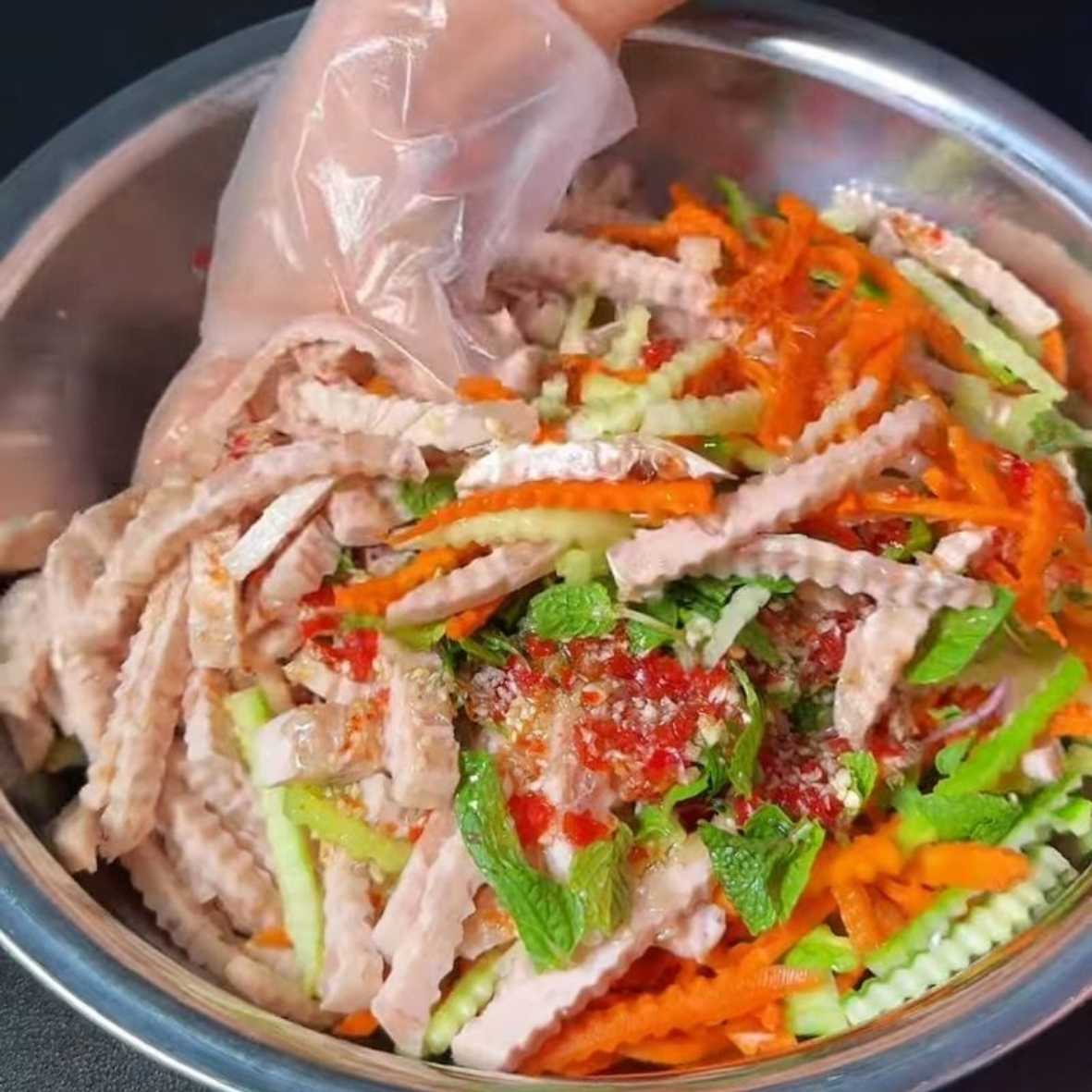 salad giò chả, salad chả lụa, gỏi chả lụa