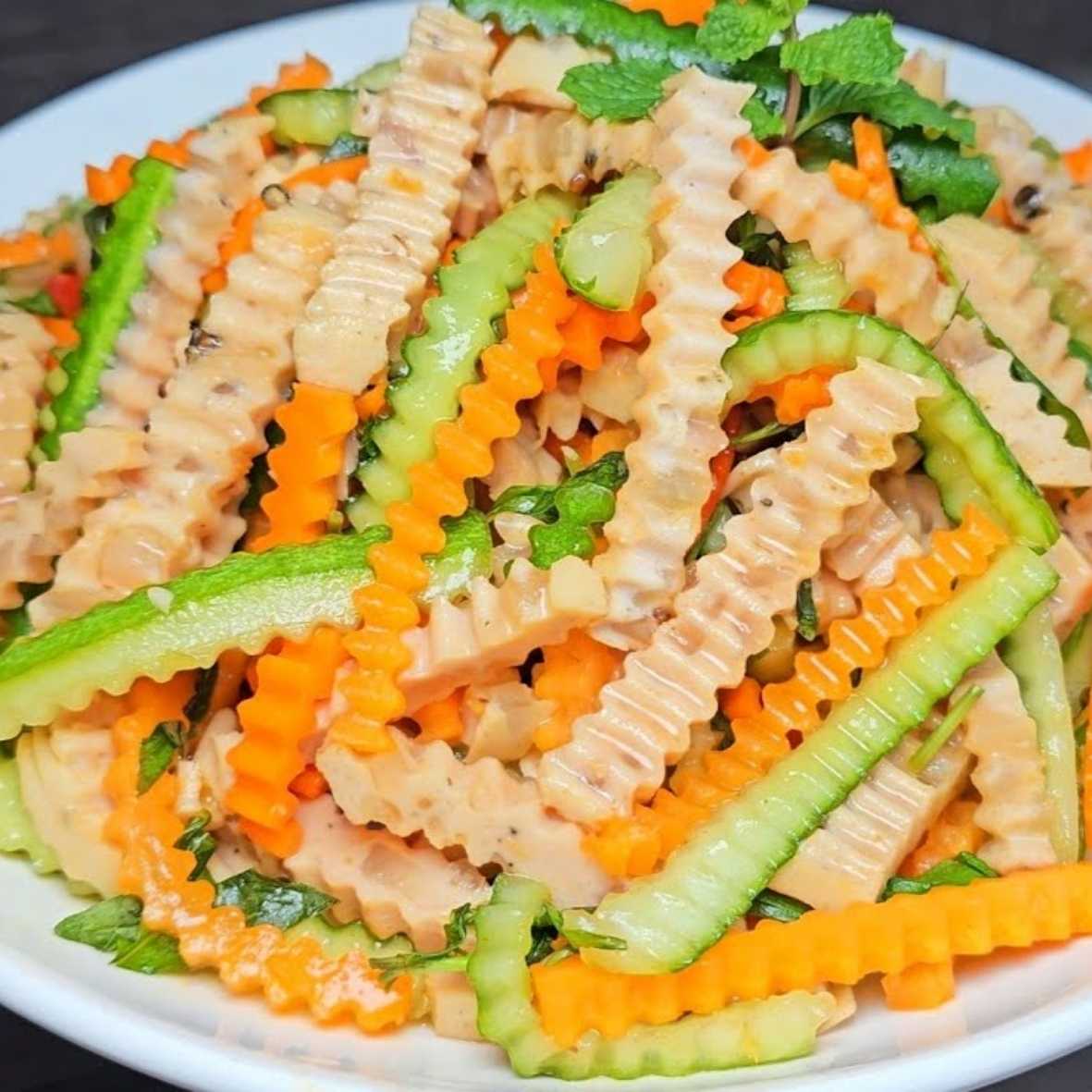 salad giò chả, salad chả lụa, gỏi chả lụa