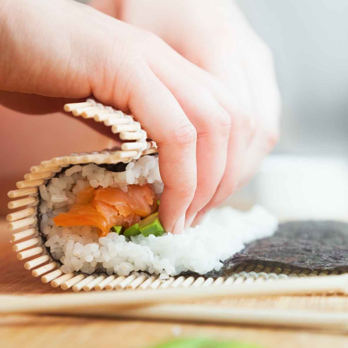 Bí Quyết Làm Sushi Cuộn Nhanh Chóng, Chuẩn Vị Nhật