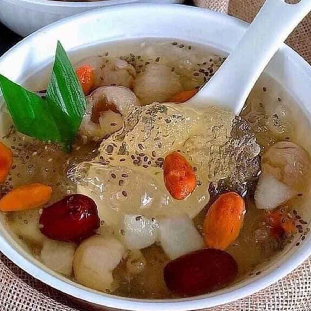 Cách nấu chè dưỡng nhan thơm ngon bổ dưỡng