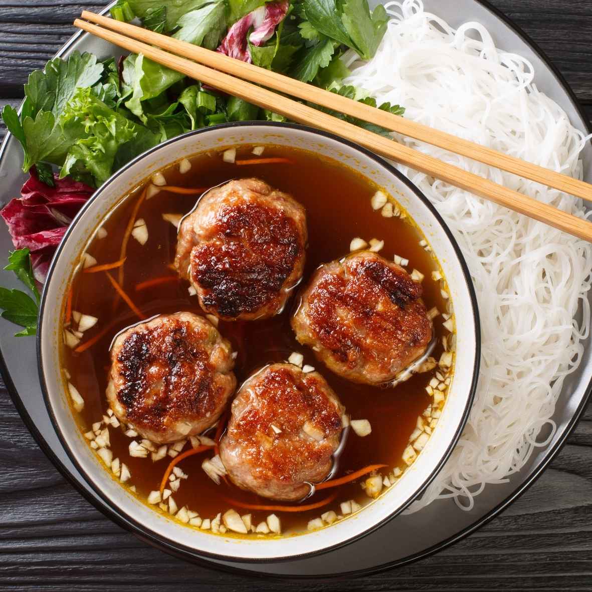Top 5 Món Ăn Việt Nam "Làm Mưa Làm Gió" Tại Nhật Bản